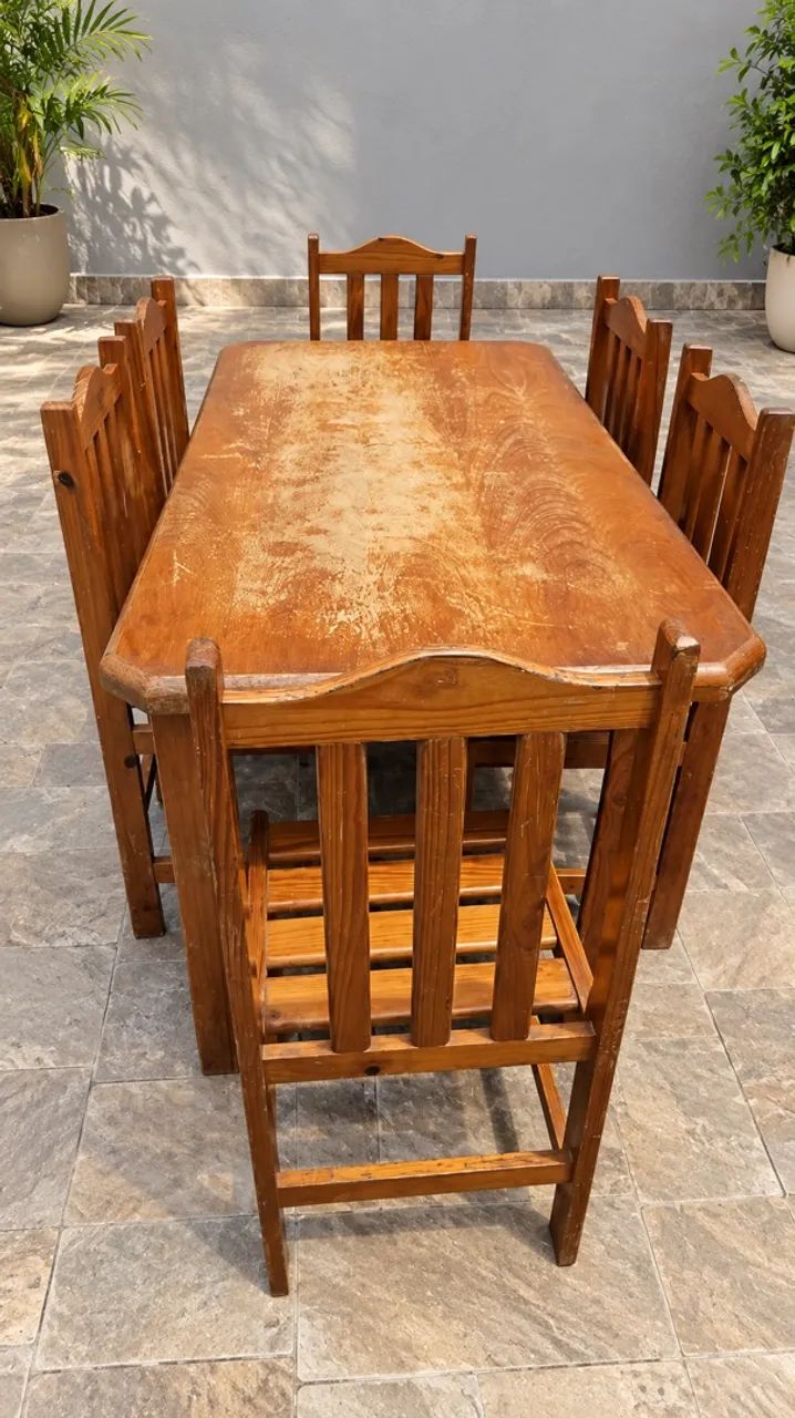 Mesa de Madeira com 6 Cadeiras  - Foto 2