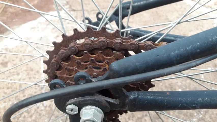 Bicicleta aro 26 Precisa de reparo - Foto 4