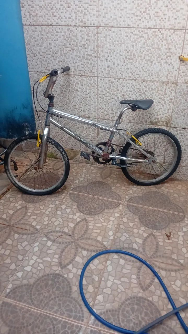 Vendo bicicleta aro 20 a 125 reais - Foto 2