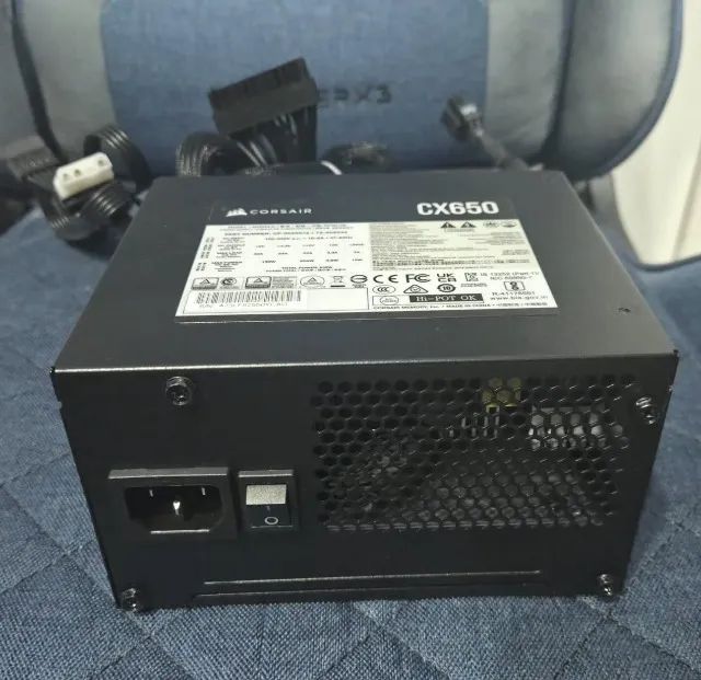 Fonte de alimentação (650w) Corsair