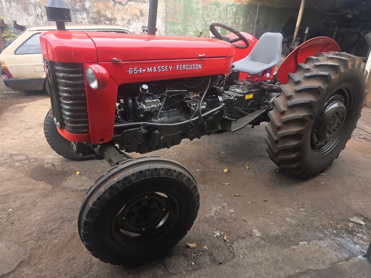Trator MF65 motor do 275 - Foto 3