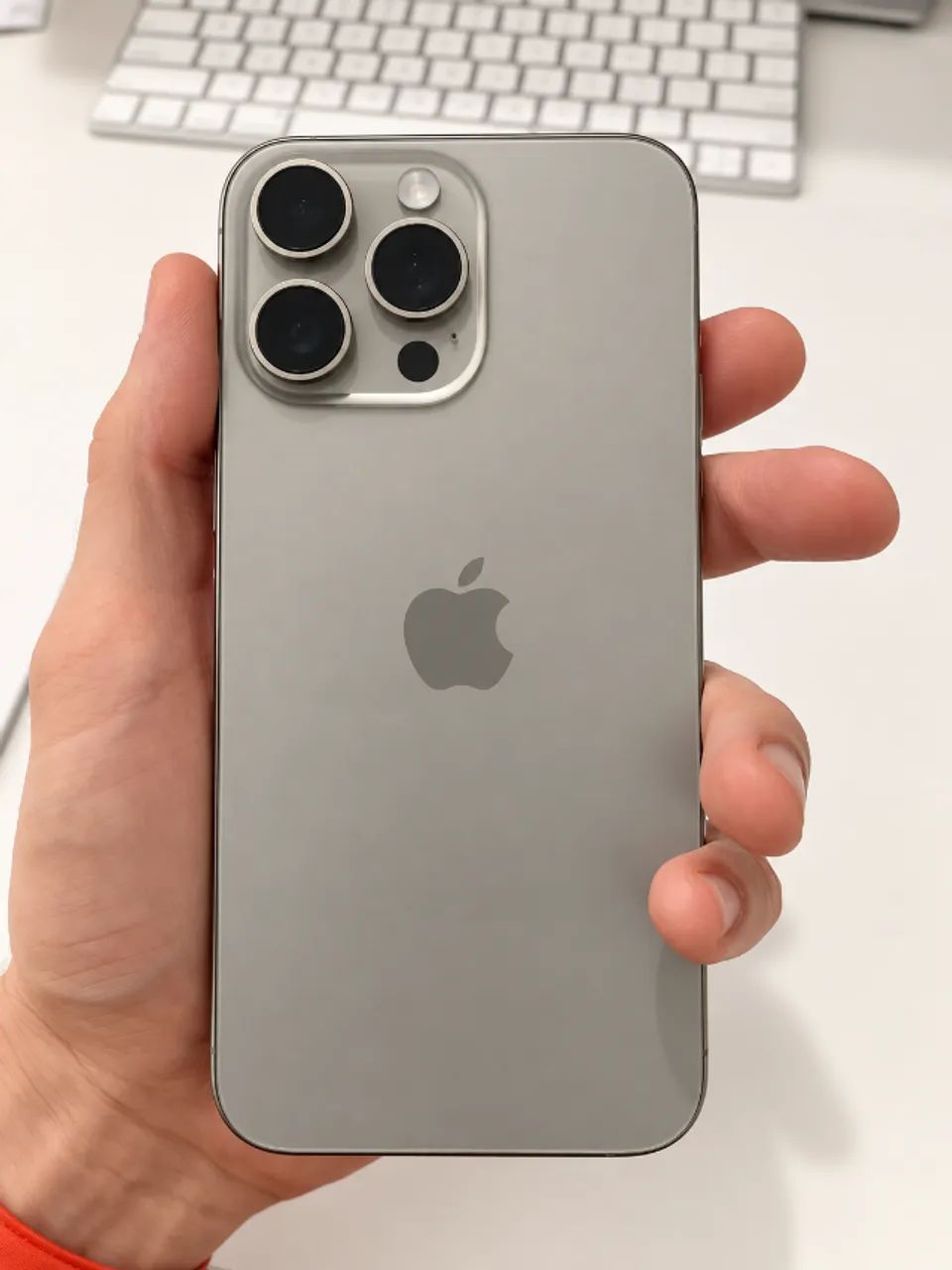 iPhone 15 Pro Max 256 GB - Titânio Natural - Foto 2