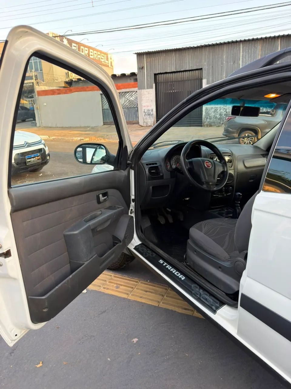 Fiat Strada Working 1.4 MPI Fire Flex 8V CD 2015 - Foto 2