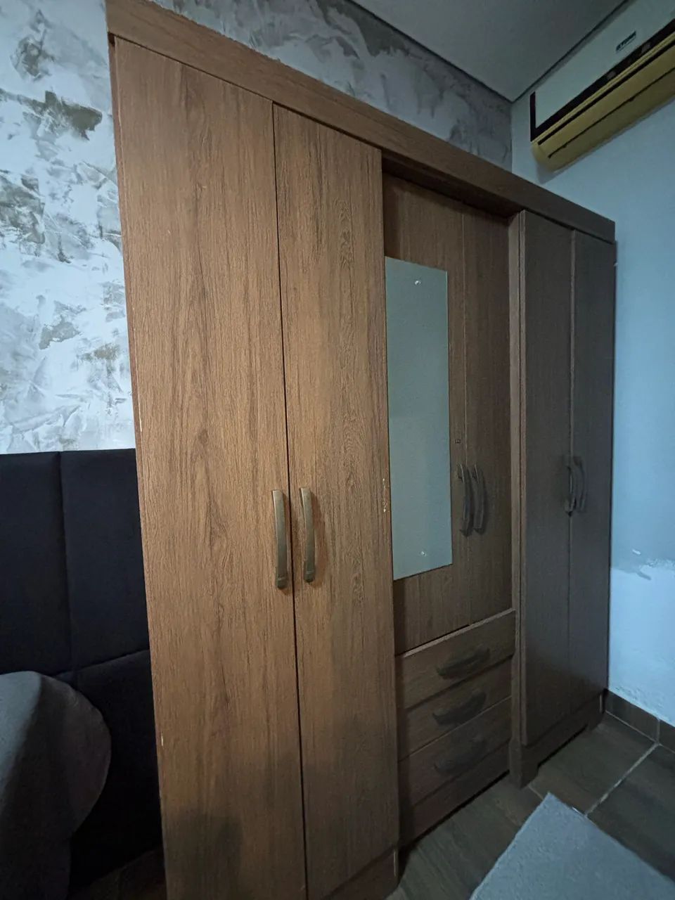 Vende- se guarda roupa 4 portas  - Foto 2