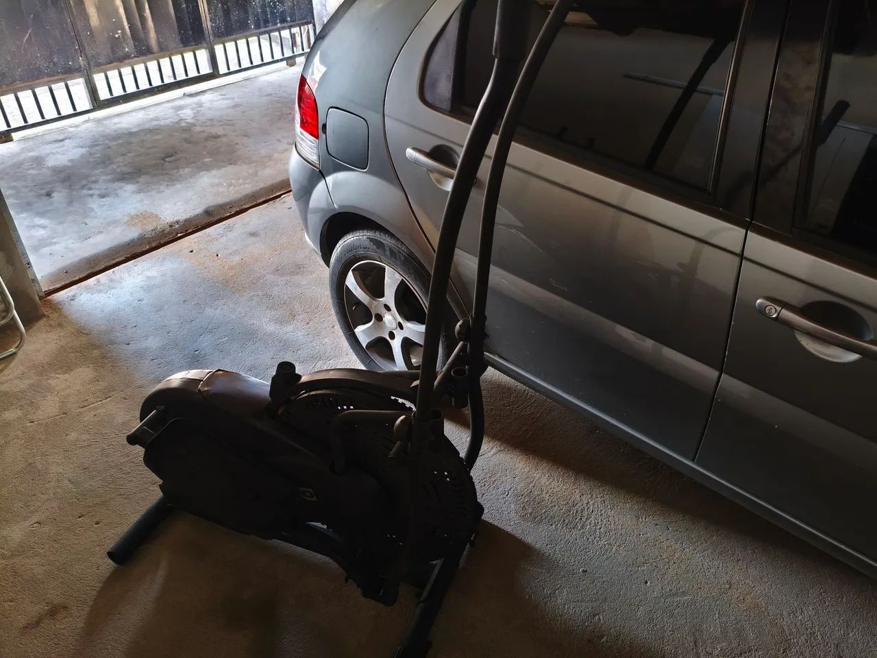 Vendo bicicleta Ergométrica profissional eliptica  - Foto 4