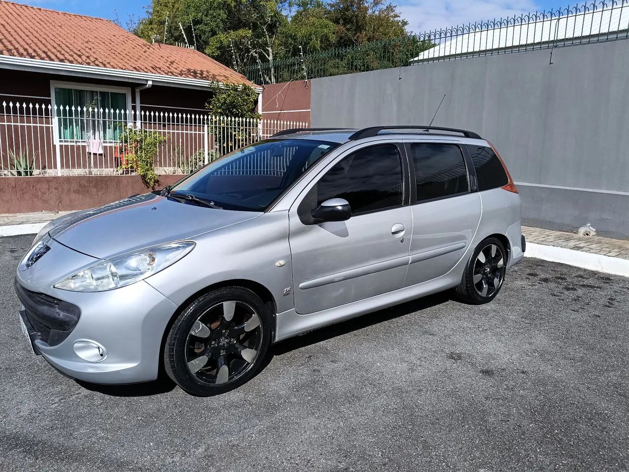 Peugeot 207 207 SW XR Sport 1.4 Flex 8V 5p 2009