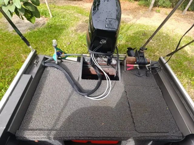 EMBARCAÇÃO 6 METROS + MOTOR MERCURY 50HP ELPTO - Foto 8