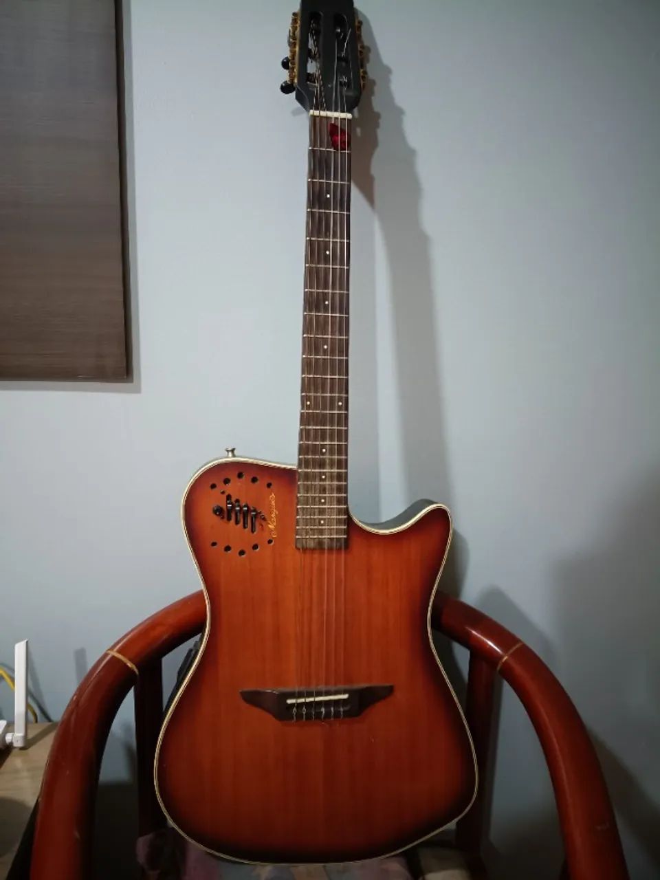 Violão elétrico com alça e capa 
