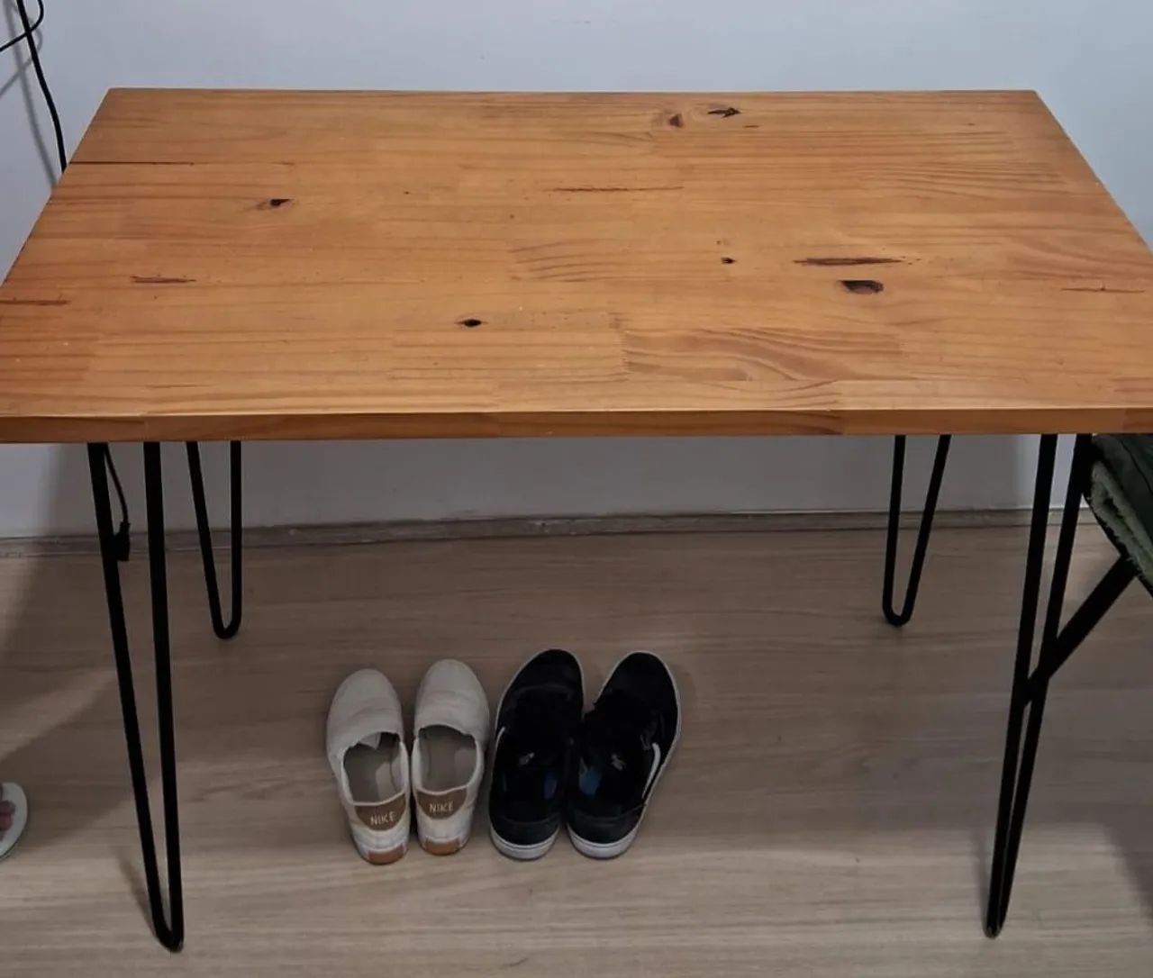 Mesa de madeira com pés de ferro  - Foto 3