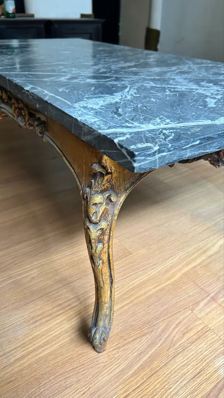 Mesa de Centro Antiga com Tampo em Mármore - Estilo Luís XV  - Foto 2