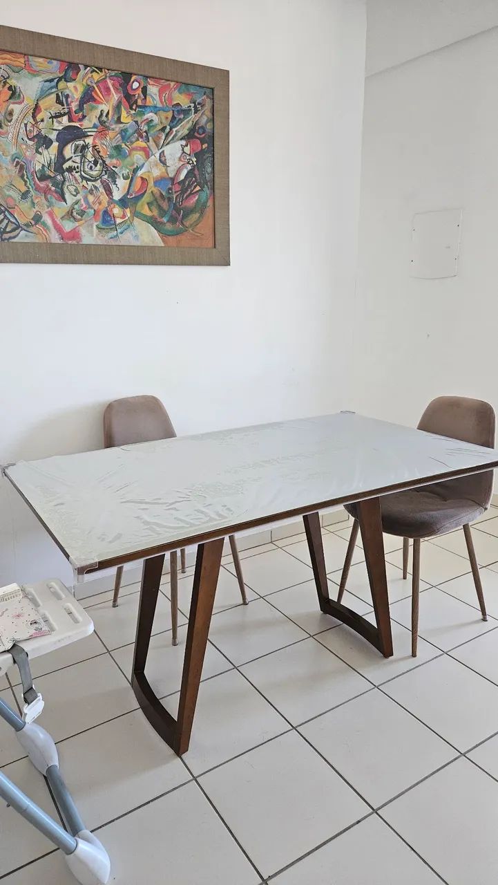 Mesa retangular madeira com  4 cadeiras