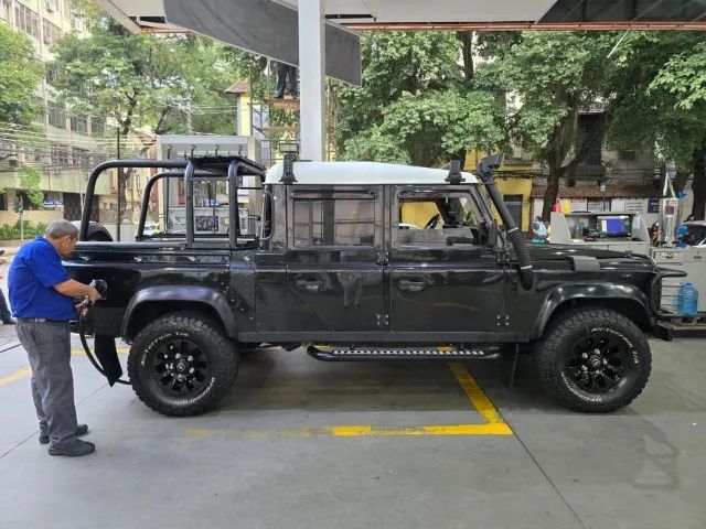 Land Rover Defender 2004