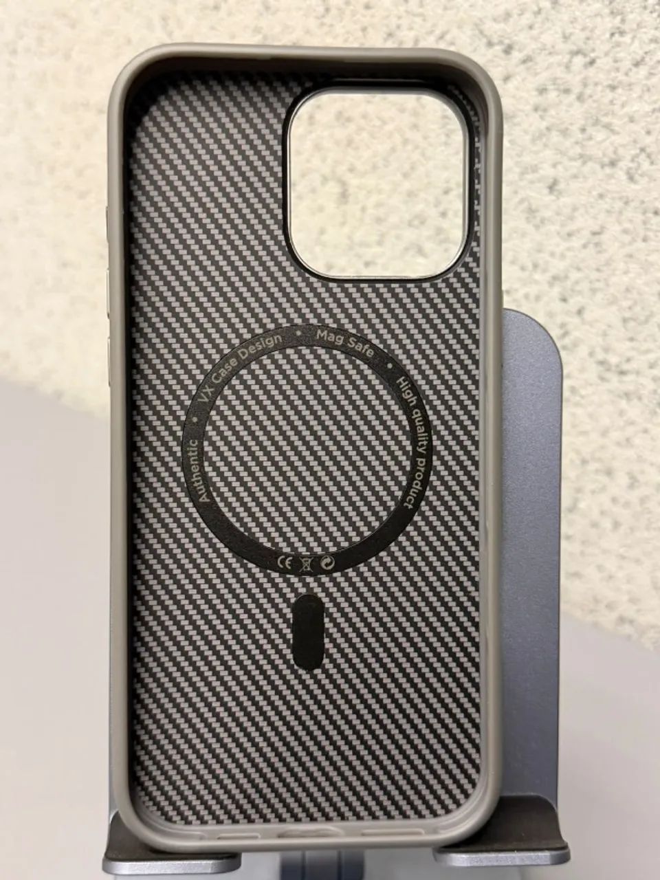 Capa Carbon VX Case Magsafe para iPhone 16 Pro Max - Cinza - Foto 2