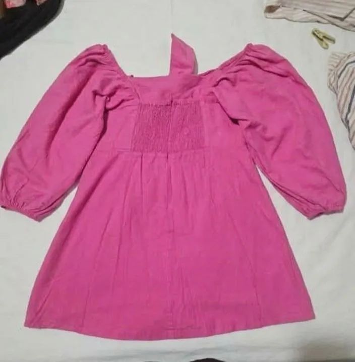 VESTIDO ROSA MANGAS BUFANTES CURTO  - Foto 2