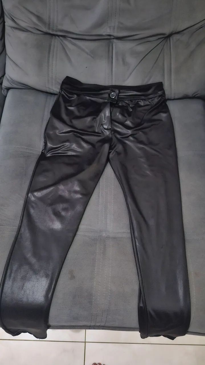 Calça couro sintético G e GG