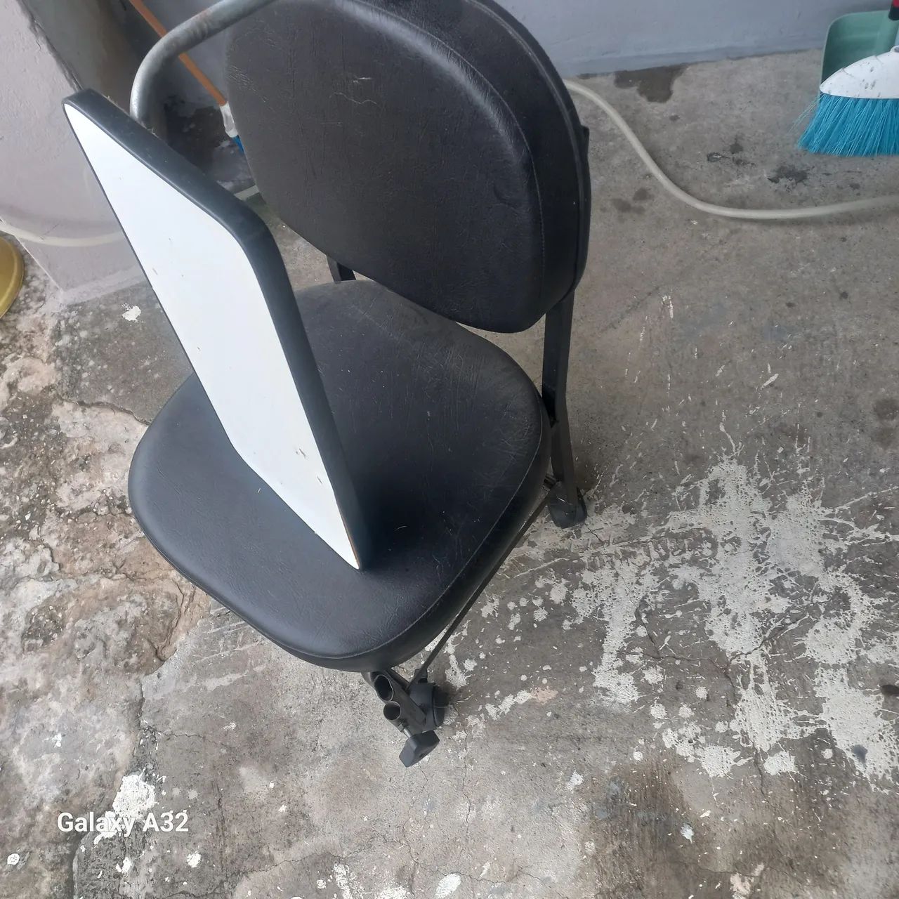 Cadeira com mesinha para manicure  - Foto 4