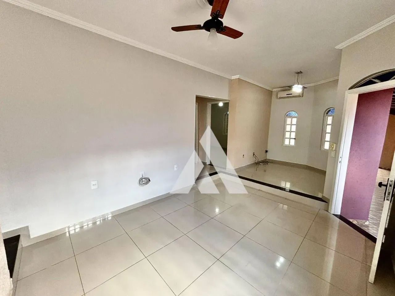 Casa com 3 quartos à venda, - Perímetro Urbano - Sarapuí/SP. - Foto 2