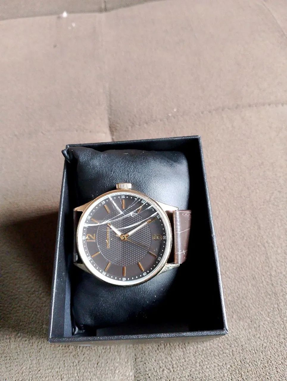 Vendo este relógio ?