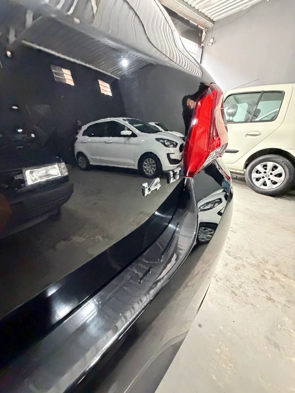 Chevrolet Onix Hatch LT 1.4 8V Flex Mec. 4P 2018 - Foto 6