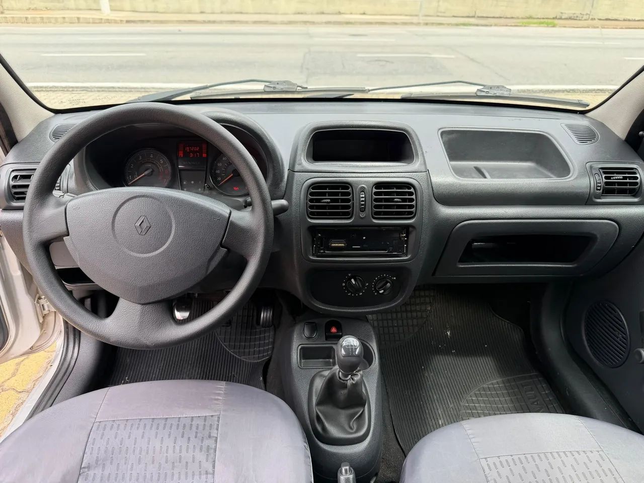 Renault Clio Authentique 1.0/1.0 Hi-Power 16V 3p, foto 8 de 12
