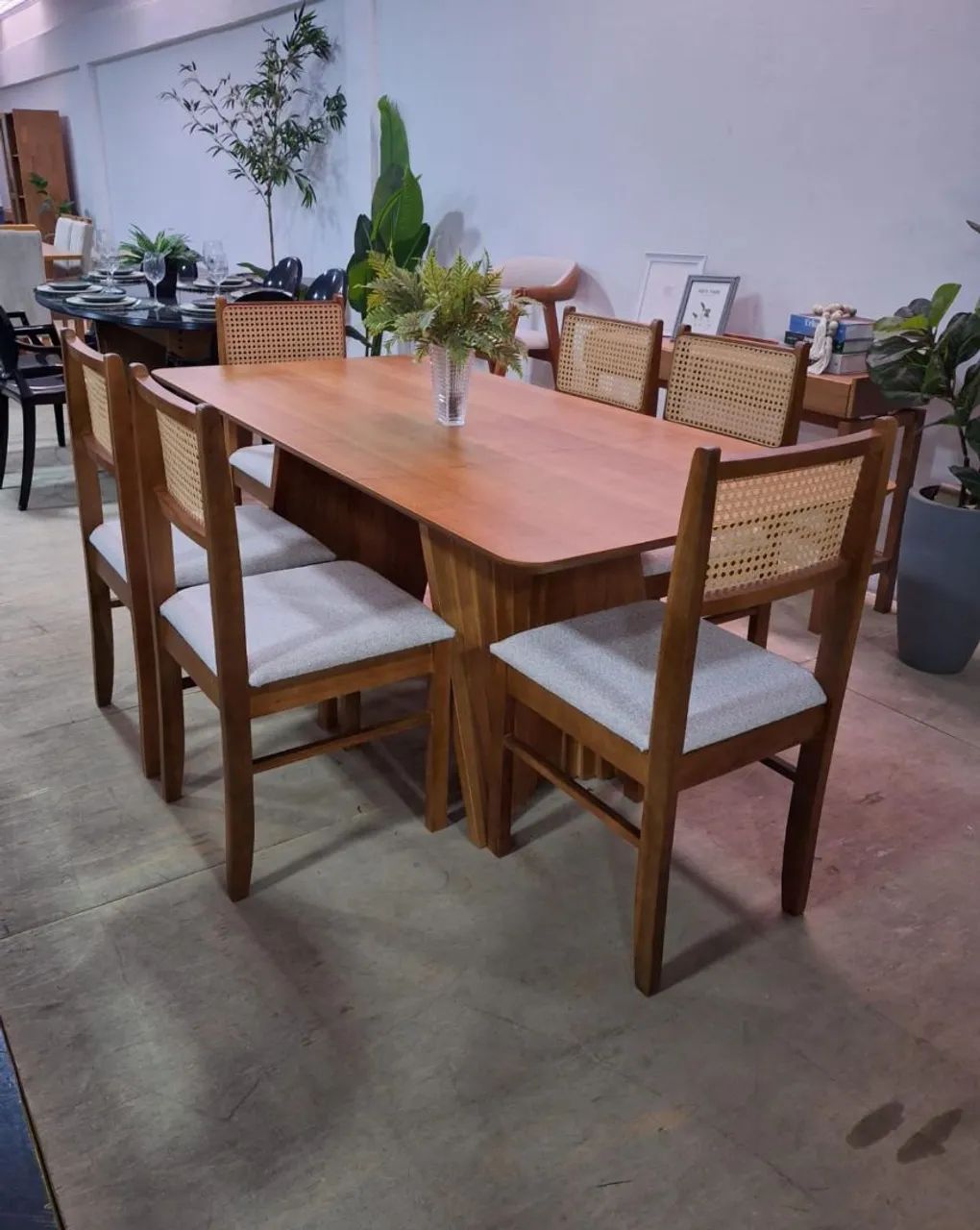 Mesa de Jantar na madeira com 6 cadeiras 1.80x90m 