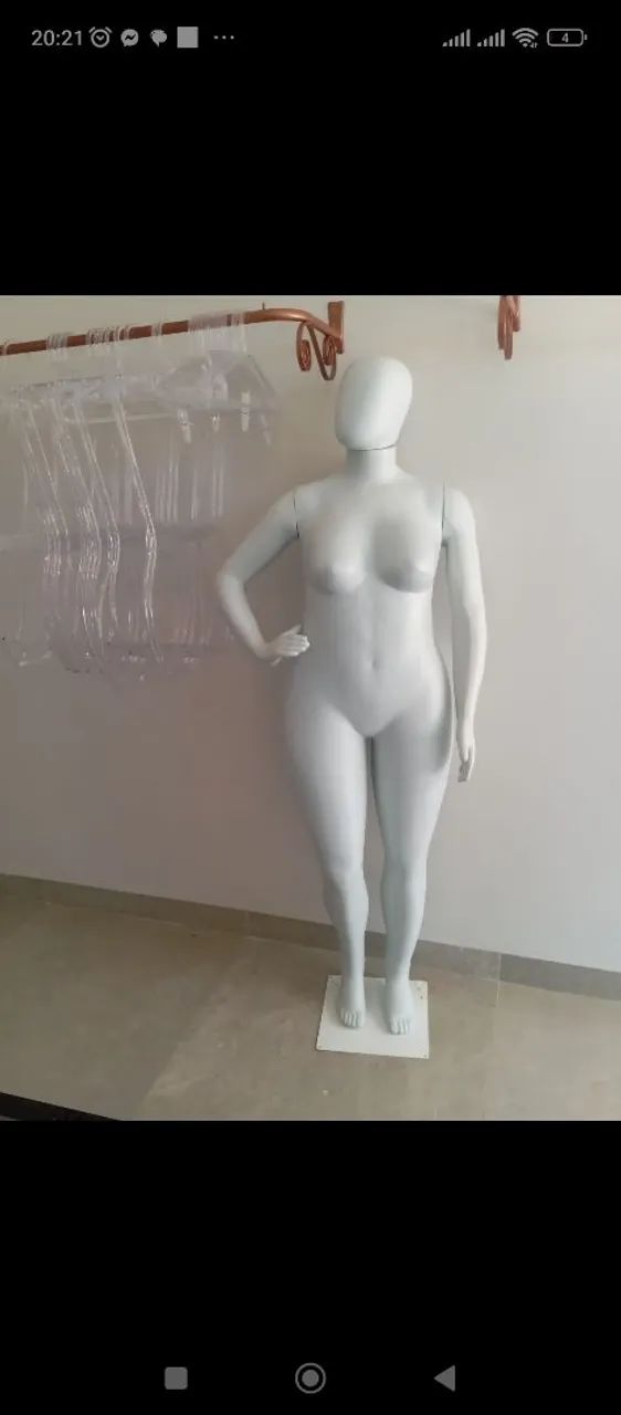 Manequim plus size 3 braços pose cabeça de ovo  - Foto 3