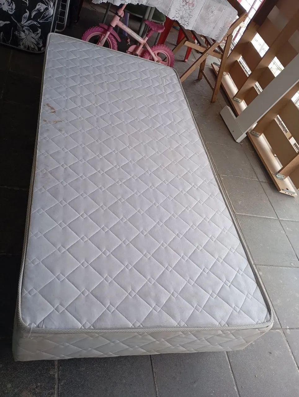 Base box de solteiro Castor 