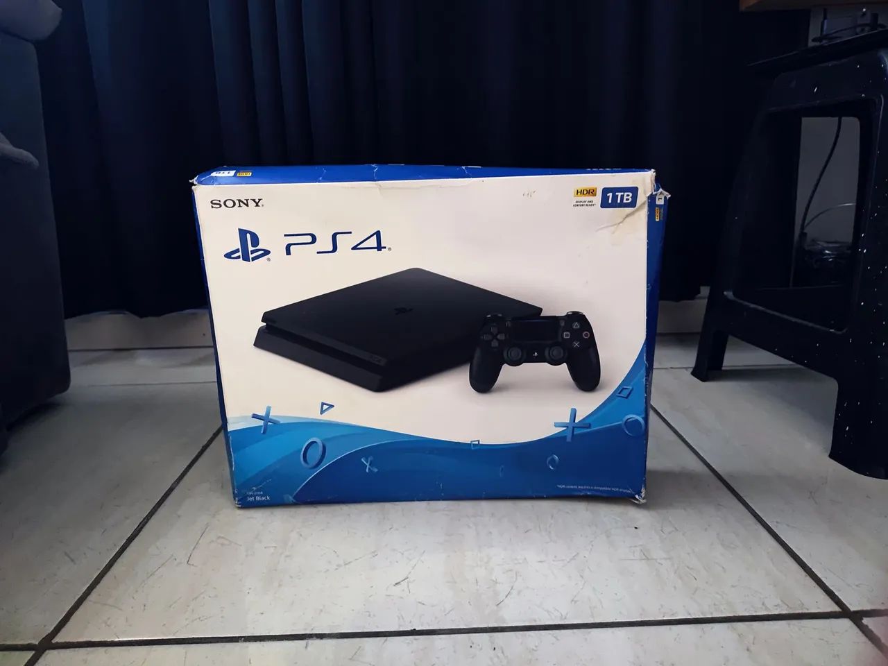 PS4 + 2 Manetes e 2 jogos - Foto 2