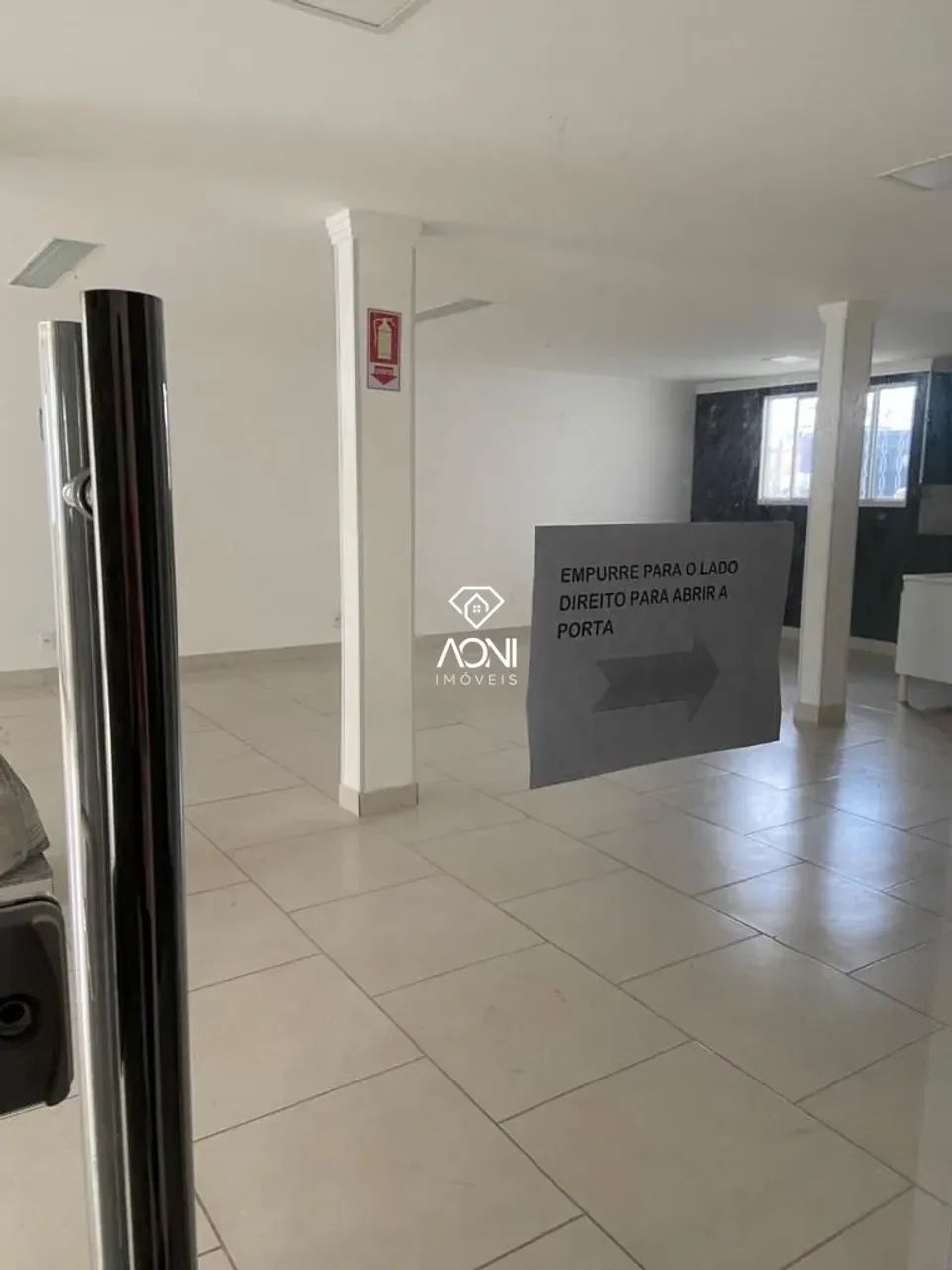Sala Comercial 100m² em Laranjeiras  Ampla, Iluminada e Excelente Localização REF: 577 - Foto 2