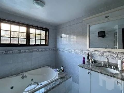 Casa à venda, 4 Quartos! - Foto 4