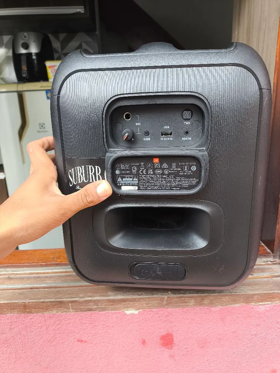 Caixa de Som Bluetooth PartyBox Encore Essencial JBL - Preta (usada) - Foto 3