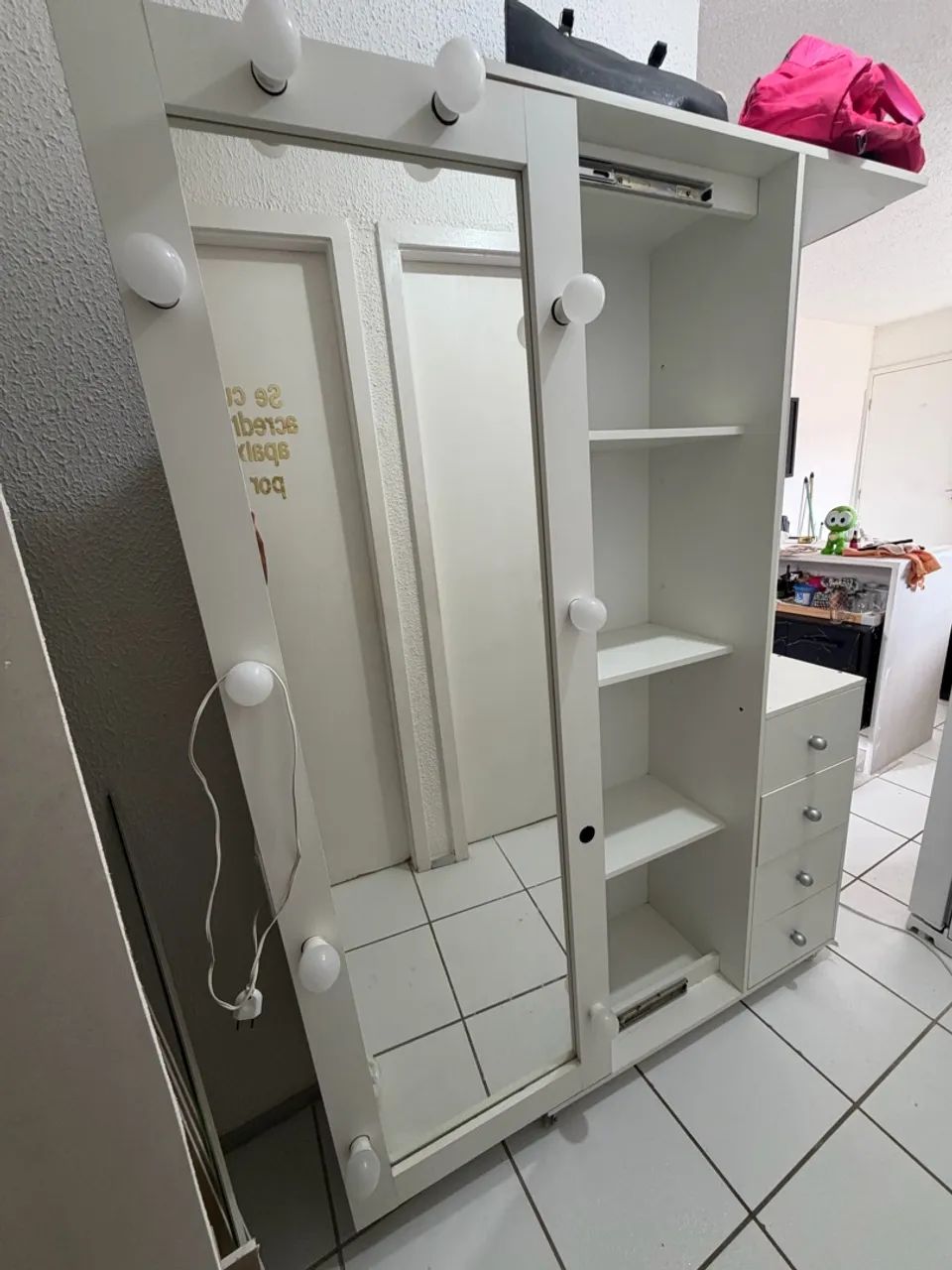 Vendo Closet Camarim,guarda objetos e com gavetas - Foto 4