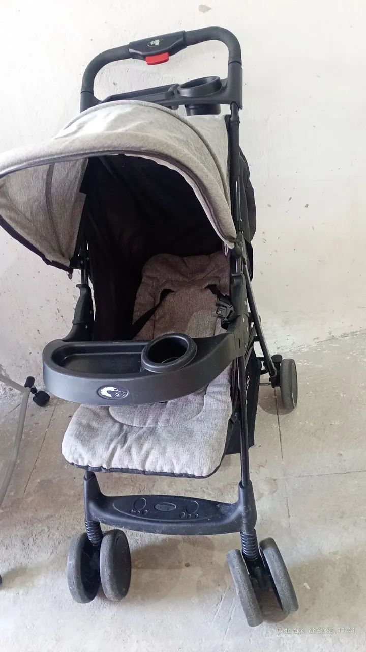 Berço e carrinho de bebê por 600,00 - Foto 2