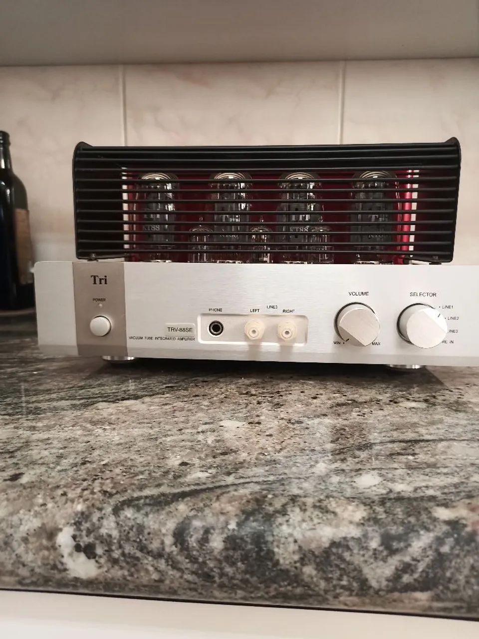 Amplificador Valvulado Triode Modelo TRV-88SE imaculado e totalmente musical.