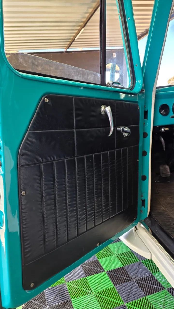 Ford Willys Rural 4X2 1973 - Foto 4