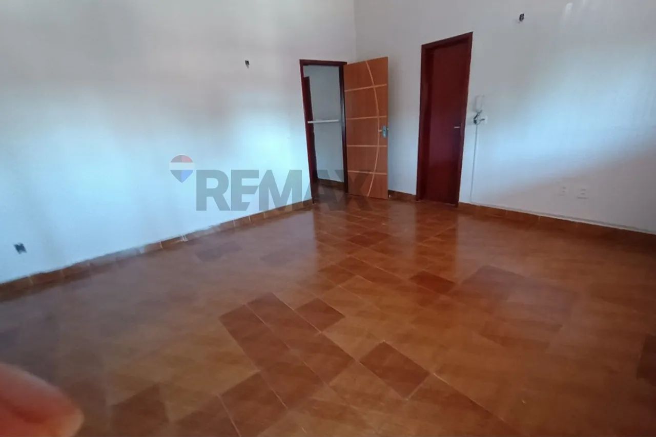 Sobrado Espaçoso, Confortável e Pronto para Morar! - Foto 4