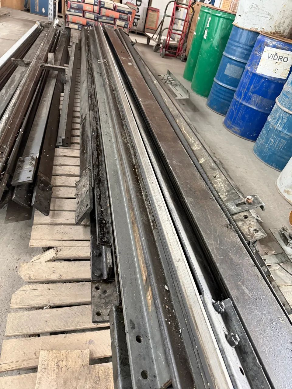 Trilho elevador /vigas em aço 3 reais kg 