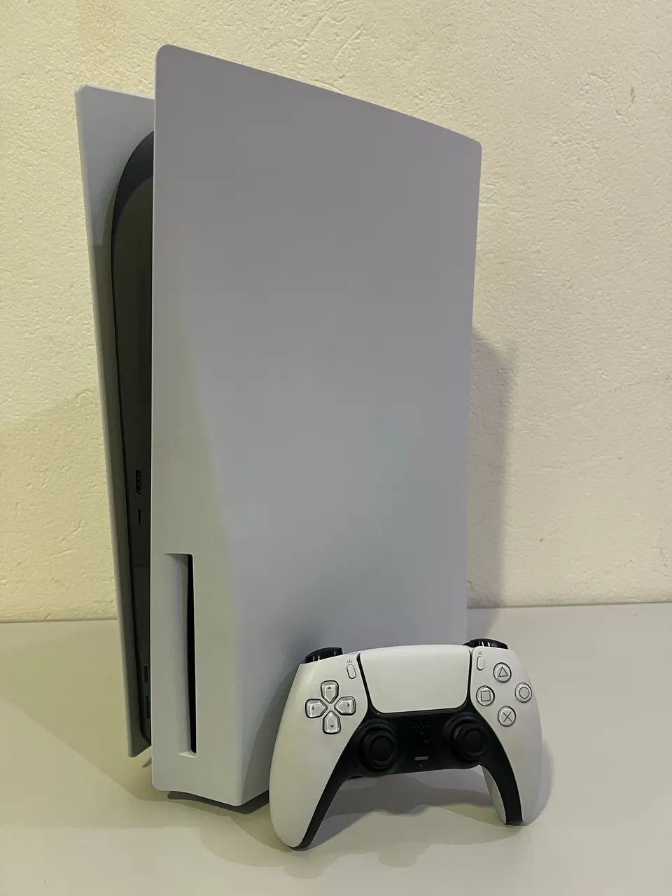 PS5 COM LEITOR DE DISCO