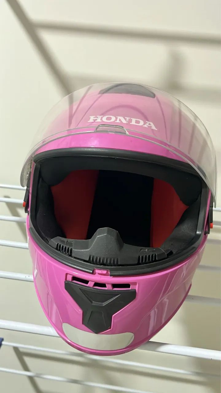 Capacete rosa da Honda 