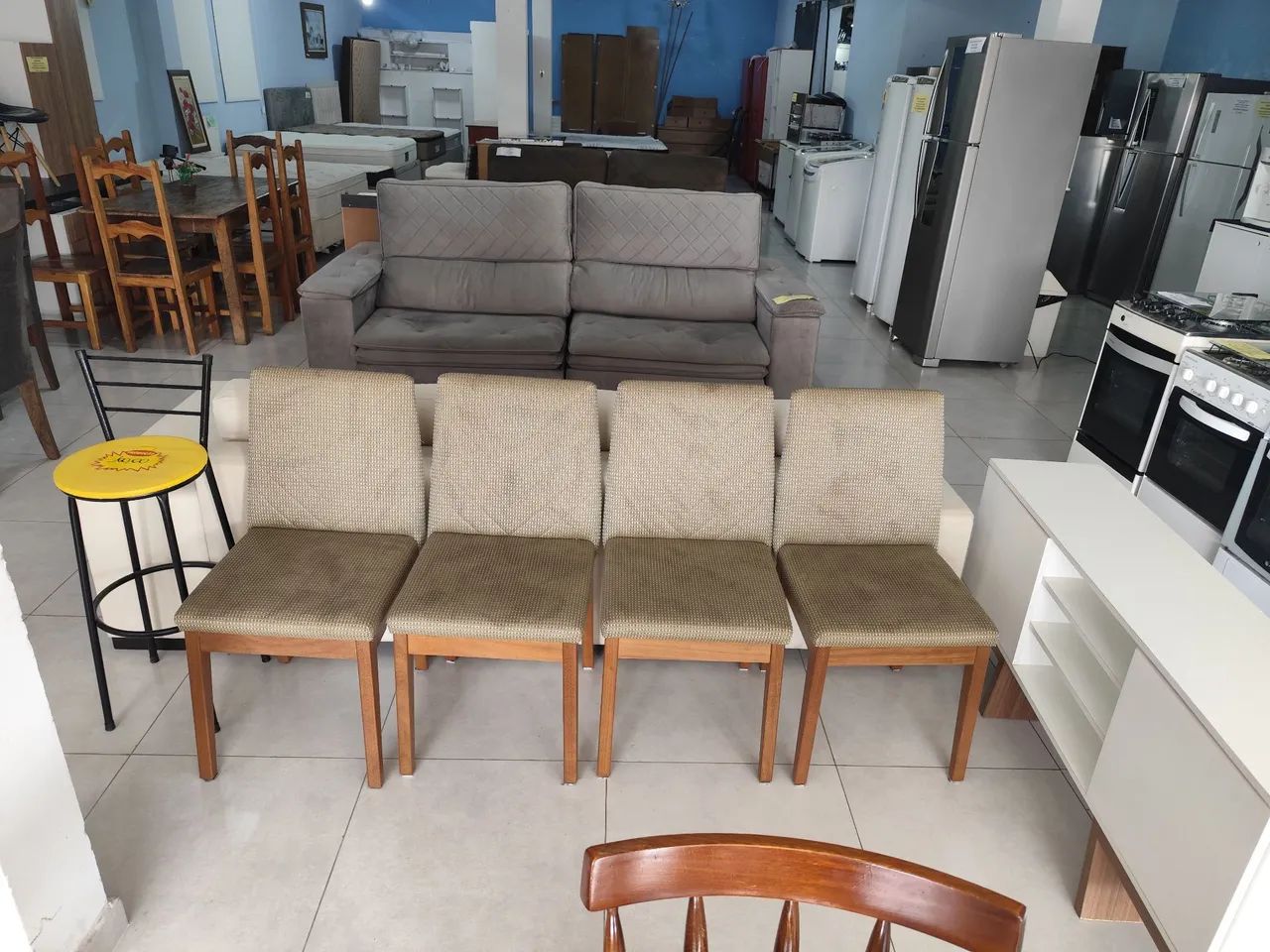 Cadeiras Estofadas R$ 199,00 cada - Foto 2