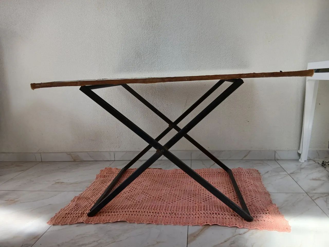 Mesa desmontável medindo 1,10x1,20. - Foto 2
