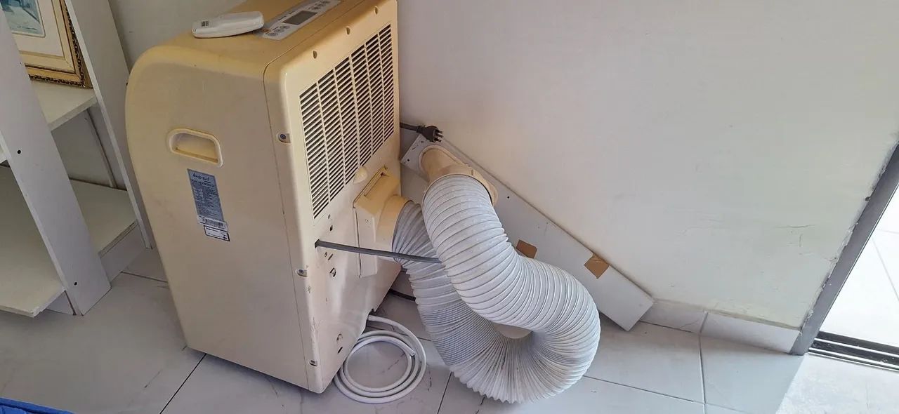 Vendo AC portátil KOMEp1515CO 9.000 Btus - 127V - Foto 2