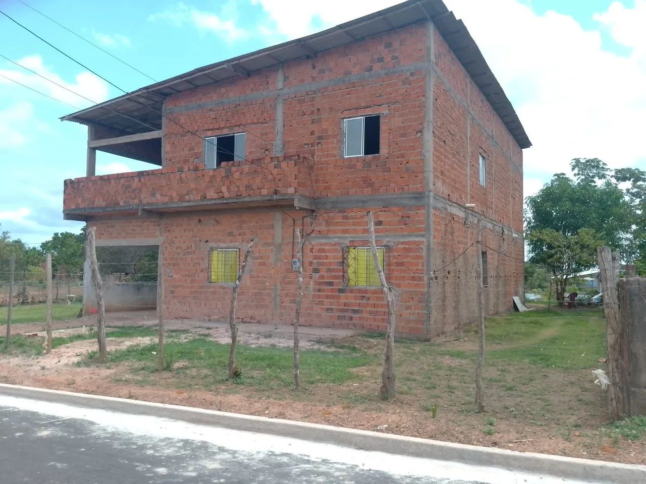 Vendo casa de 2 andares 