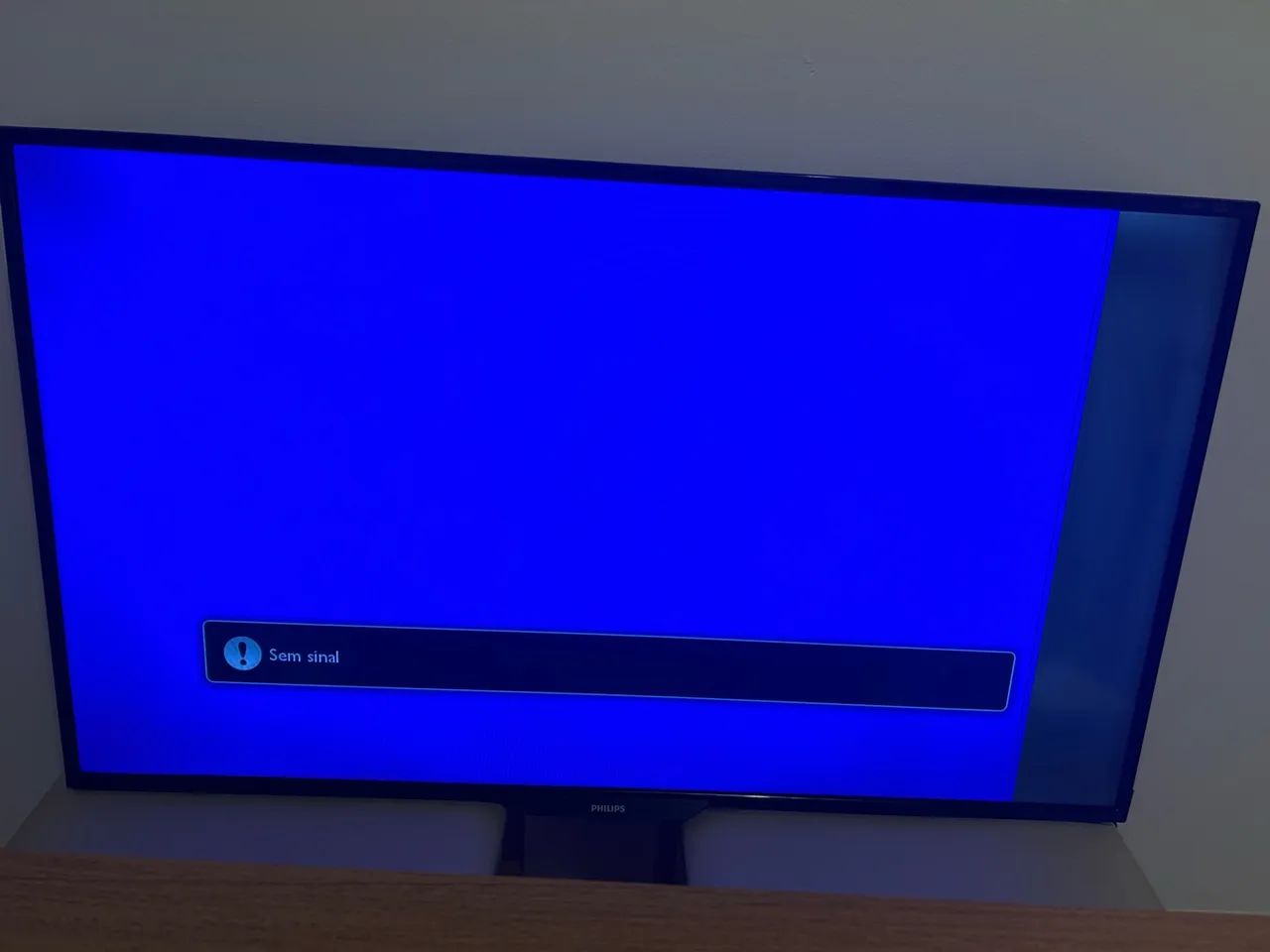 TV Philips 43 polegadas com pequeno defeito  - Foto 3