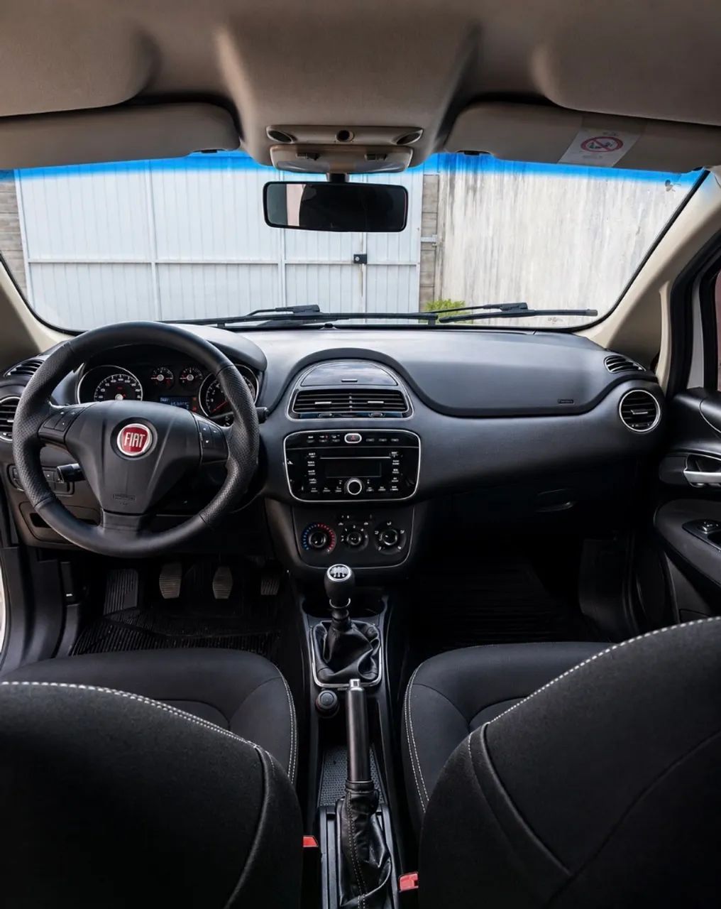 Fiat Linea Essence 1.8 Flex 16V 4P 2015 - Foto 2