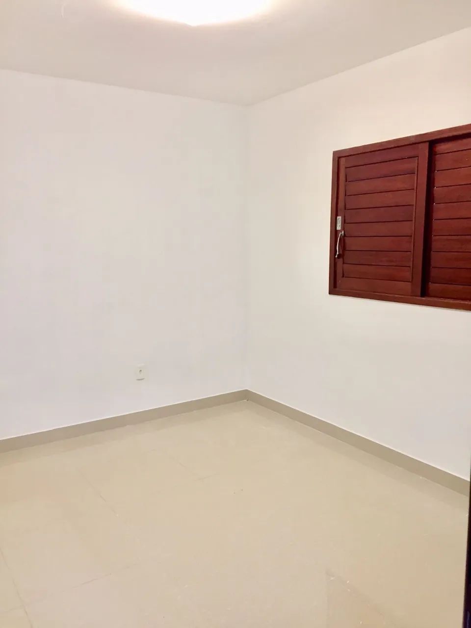 Alugo Kitnet de 40 m²