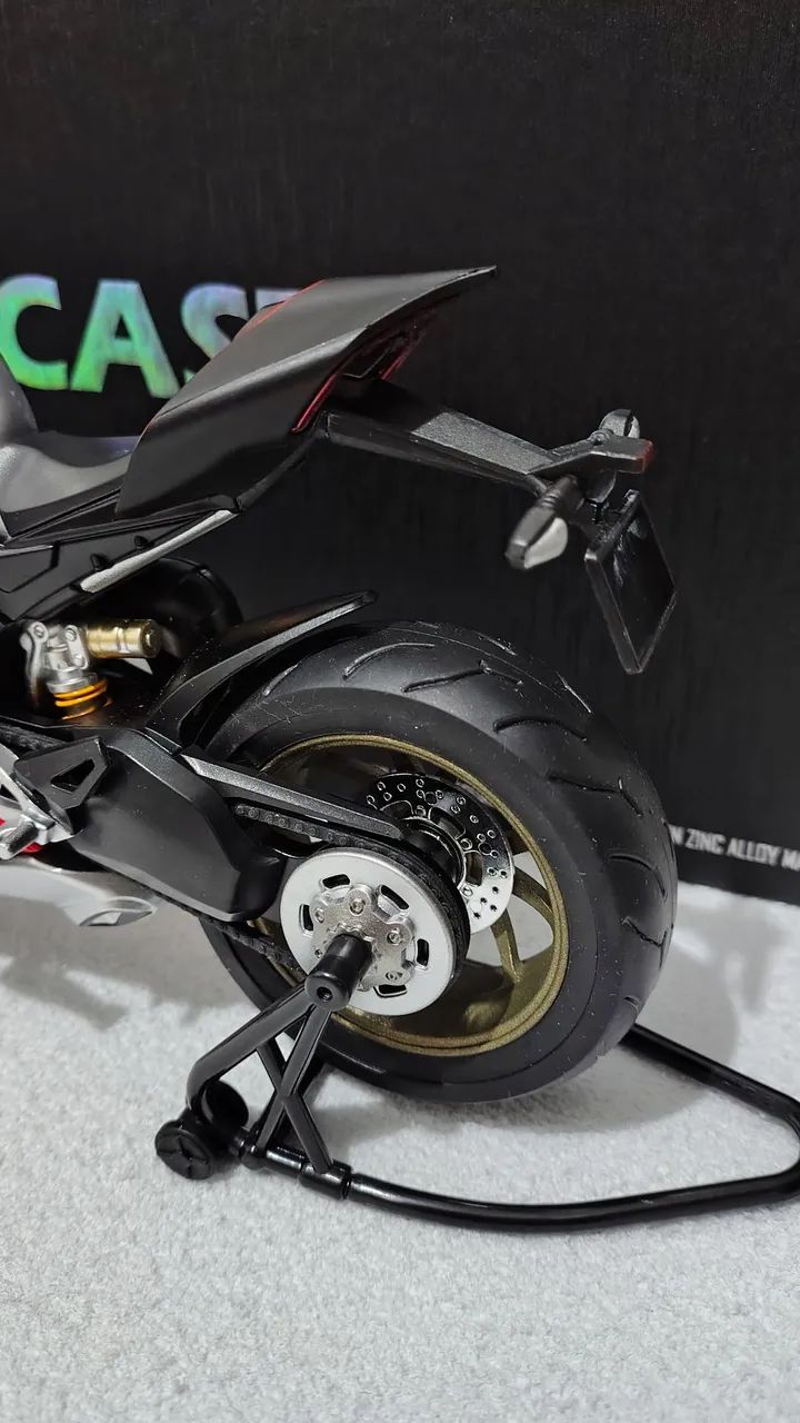 Miniatura da Moto Ducati Panigali  Escala:1:09 - Foto 5