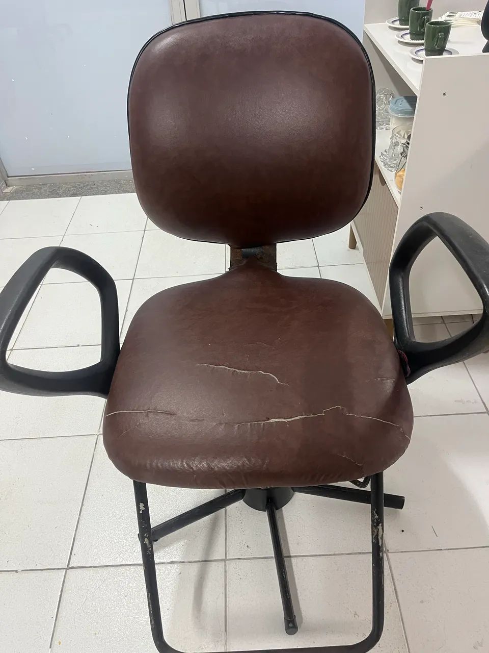 Cadeira para salão cabeleireiro  - Foto 2
