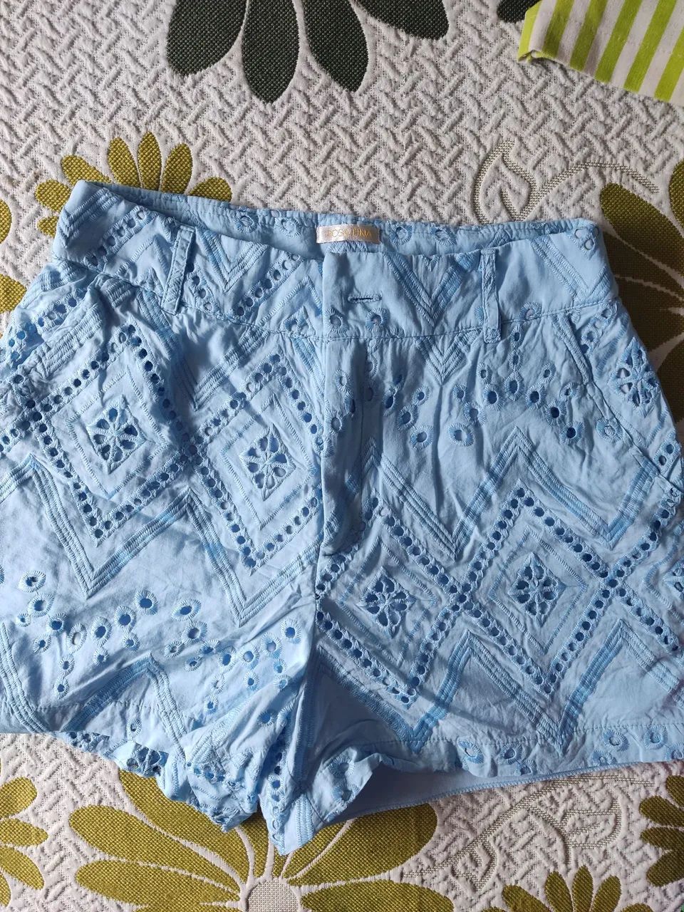 Short rosa fina