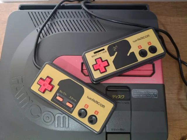 Console Sharp Twin Famicom  Revisado, correia nova, lendo discos perfeitamente. - Foto 3